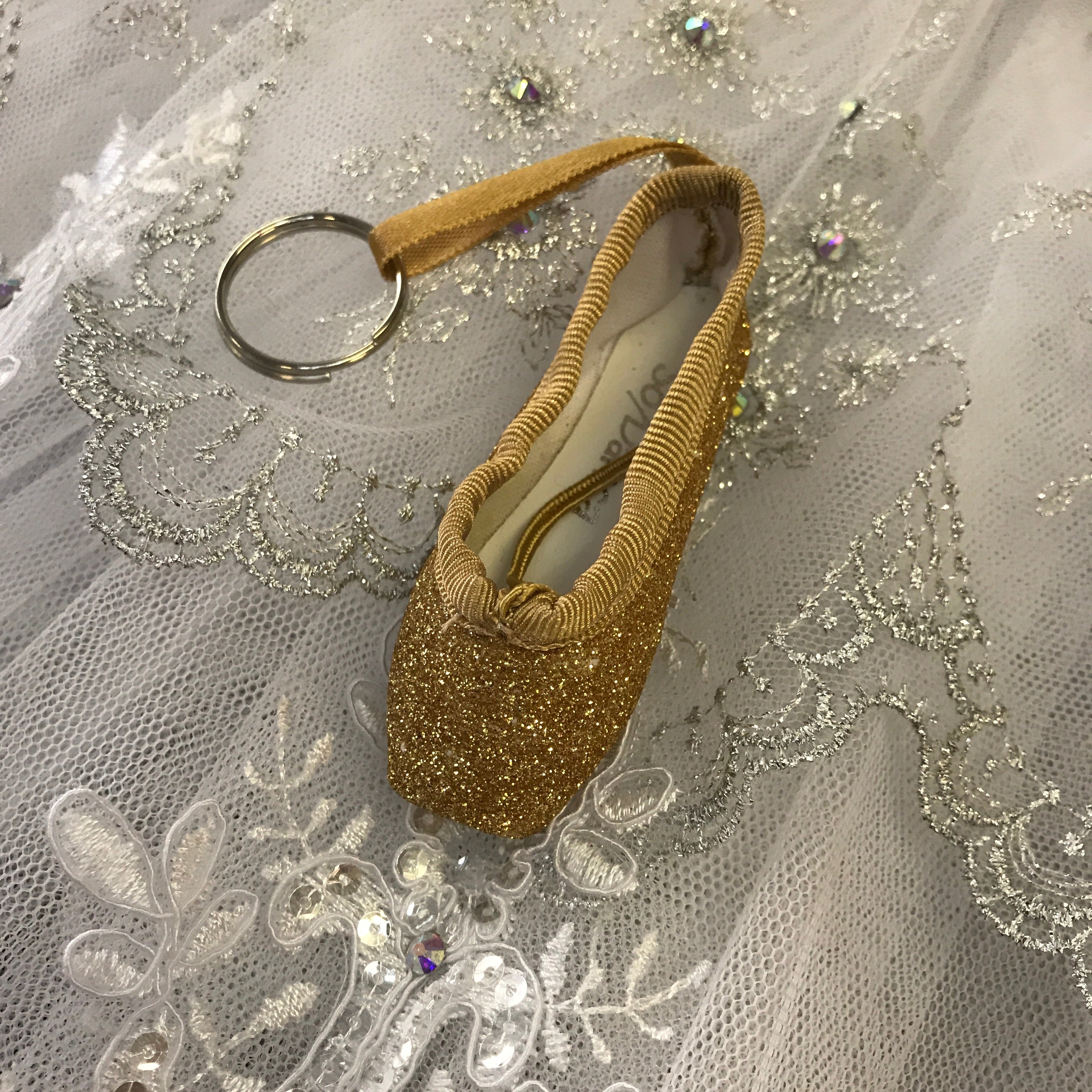 So Danca Glitter Pointe shoe key ring